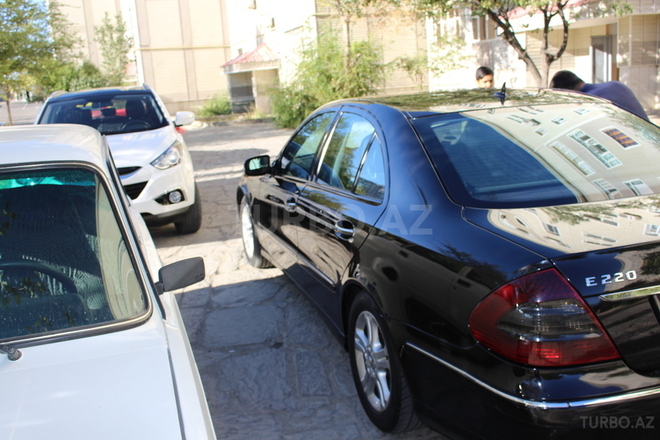Mercedes E 220 2006, 250,000 km - 2.2 l - Naxçıvan