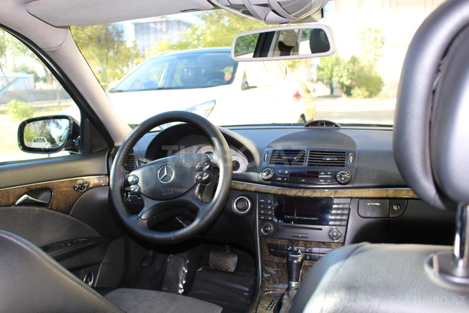 Mercedes E 220 2006, 250,000 km - 2.2 l - Naxçıvan