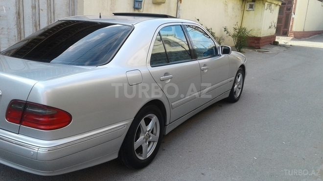 Mercedes E 240 2001, 200,000 km - 2.6 л - Bakı