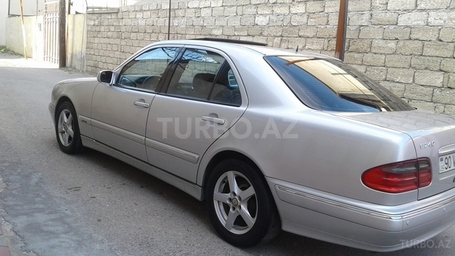 Mercedes E 240 2001, 200,000 km - 2.6 л - Bakı