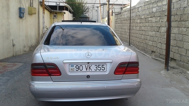 Mercedes E 240 2001, 200,000 km - 2.6 л - Bakı