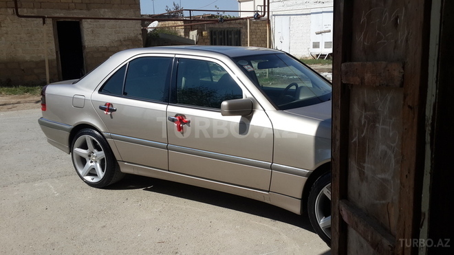Mercedes C 230 1999, 175,000 km - 2.3 l - Bakı