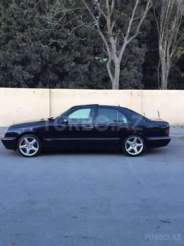 Mercedes E 240 2001, 204,800 km - 2.4 л - Bakı