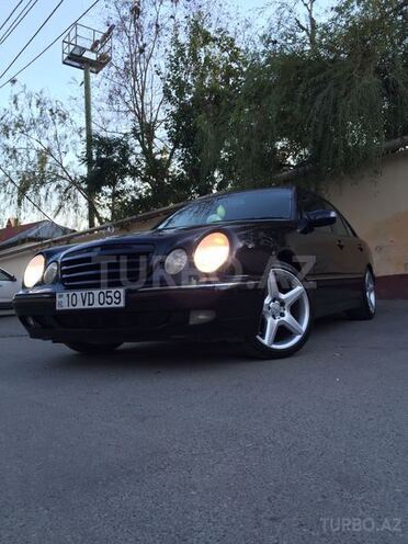 Mercedes E 240 2001, 204,800 km - 2.4 л - Bakı