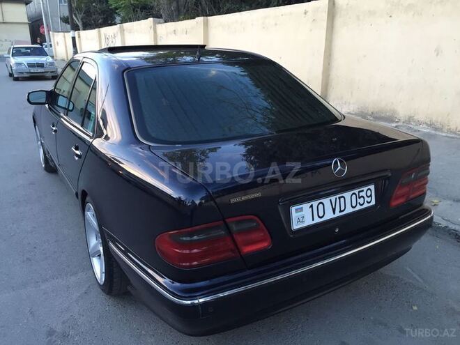 Mercedes E 240 2001, 204,800 km - 2.4 л - Bakı