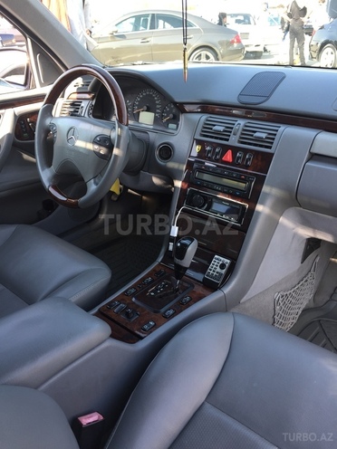 Mercedes E 240 2001, 204,800 km - 2.4 л - Bakı