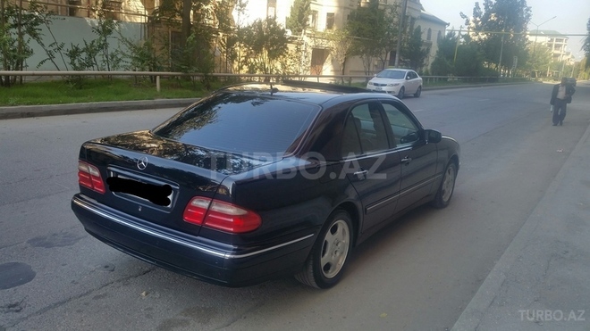 Mercedes E 240 2001, 222,000 km - 2.6 l - Bakı