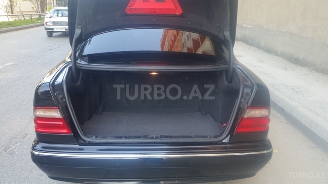 Mercedes E 240 2001, 222,000 km - 2.6 l - Bakı