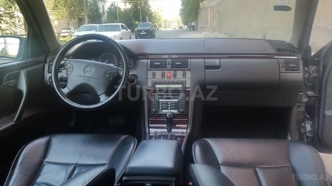 Mercedes E 240 2001, 222,000 km - 2.6 l - Bakı