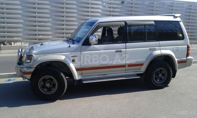 Mitsubishi Pajero 1995, 293,770 km - 2.8 л - Bakı
