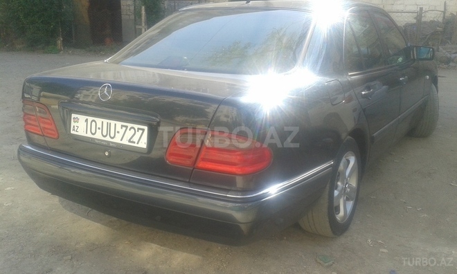 Mercedes  1996, 332,700 km - 2.3 l - Gəncə