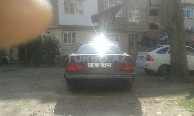 Mercedes  1996, 332,700 km - 2.3 l - Gəncə