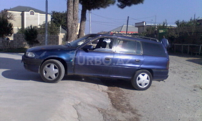 Opel Astra 1995, 245,000 km - 1.6 l - Sumqayıt
