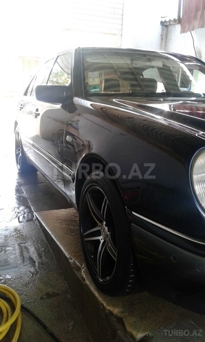 Mercedes E 240 1997, 200,000 km - 2.4 л - Bakı