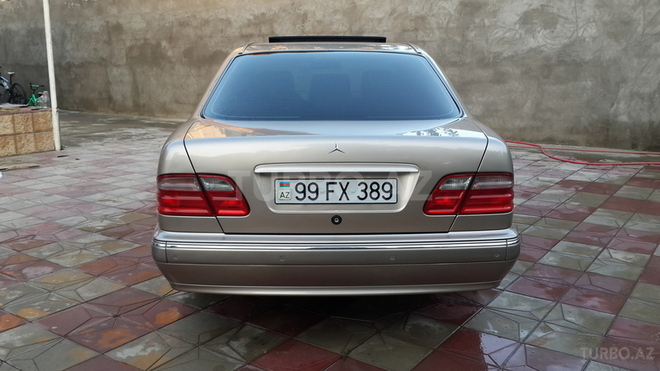 Mercedes E 240 2000, 220,000 km - 2.6 л - Bakı