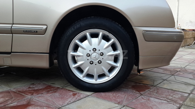 Mercedes E 240 2000, 220,000 km - 2.6 л - Bakı