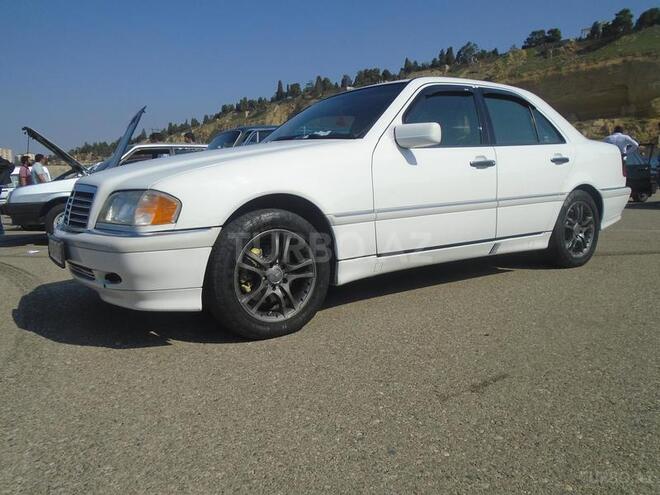 Mercedes C 230 1999, 194,000 km - 2.3 l - Bakı
