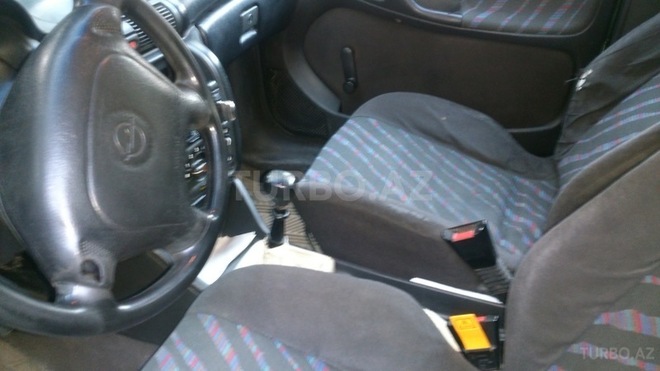 Opel Astra 1996, 300,000 km - 1.6 l - Bakı