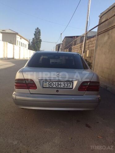Mercedes E 320 2001, 360,000 km - 3.2 л - Bakı
