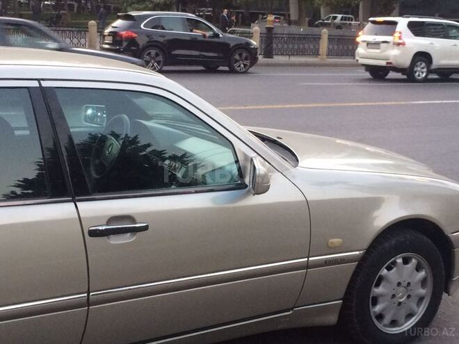 Mercedes C 180 1999, 268,000 km - 1.8 л - Bakı