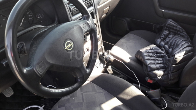 Opel Astra 1999, 300,000 km - 1.6 l - Qəbələ