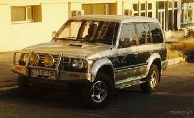 Mitsubishi Pajero 1992, 299,999 km - 2.5 л - Bakı