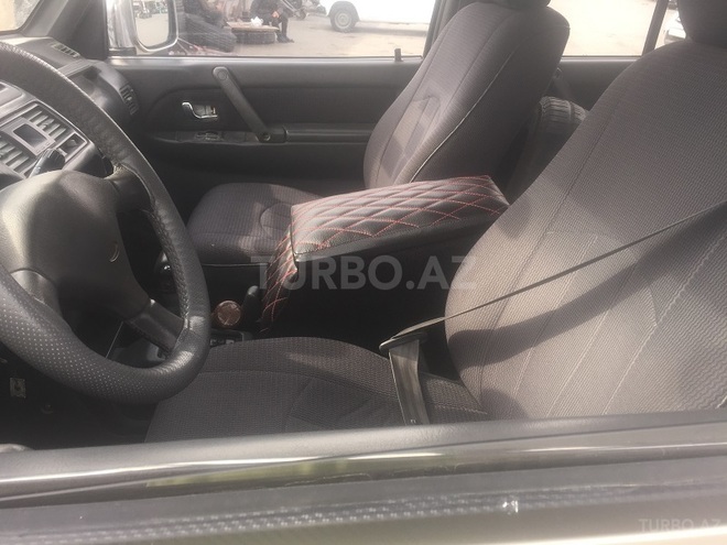 Mitsubishi Pajero 1992, 299,999 km - 2.5 л - Bakı