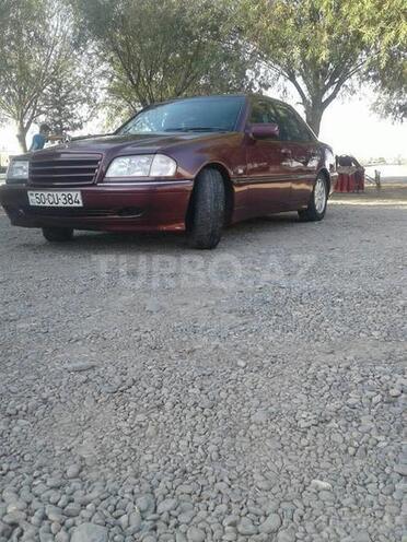 Mercedes C 180 1997, 227,000 km - 0.2 л - Salyan
