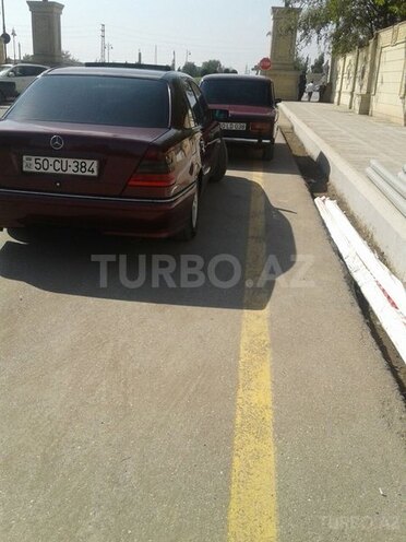Mercedes C 180 1997, 227,000 km - 0.2 л - Salyan