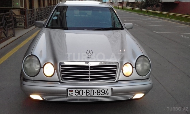 Mercedes E 240 1999, 250,000 km - 2.4 l - Sumqayıt