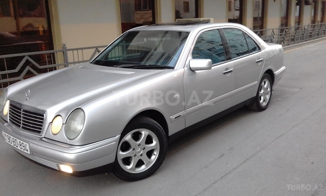 Mercedes E 240 1999, 250,000 km - 2.4 l - Sumqayıt