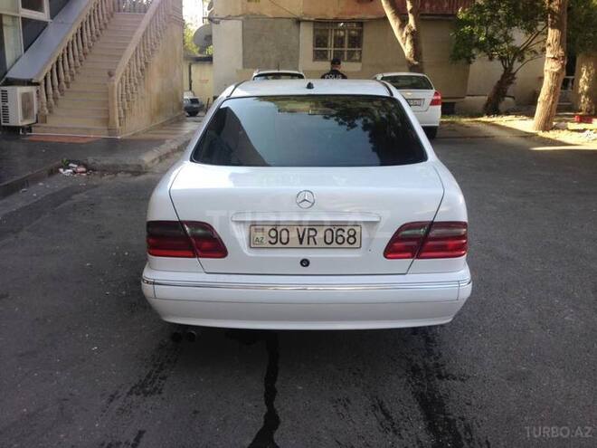 Mercedes E 220 2001, 250,000 km - 2.2 l - Bakı