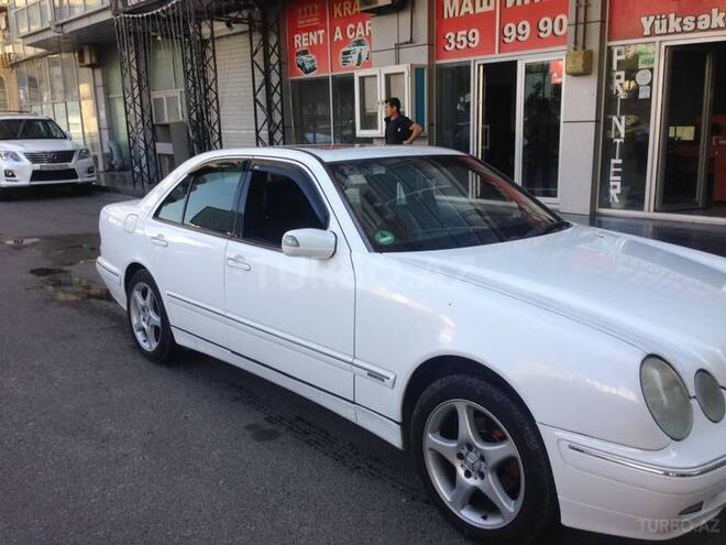 Mercedes E 220 2001, 250,000 km - 2.2 l - Bakı