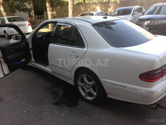 Mercedes E 220 2001, 250,000 km - 2.2 l - Bakı