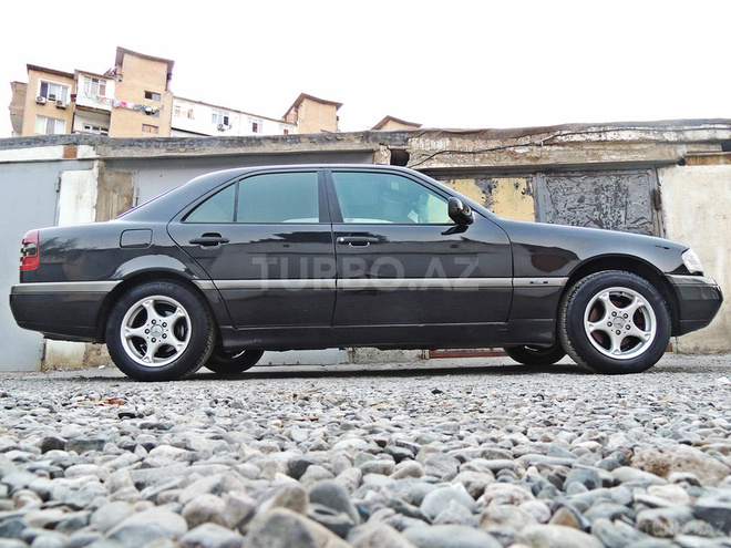 Mercedes C 180 1995, 372,000 km - 1.8 l - Bakı