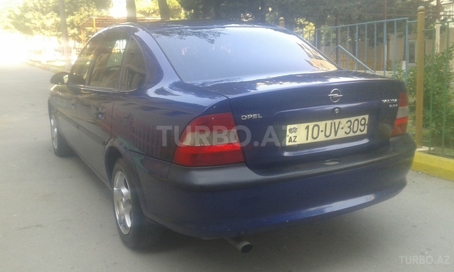Opel Vectra 1995, 332,000 km - 1.8 l - Bakı