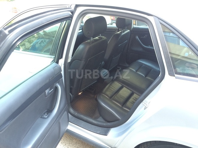 Audi A4 2004, 262,000 km - 1.8 l - Bakı