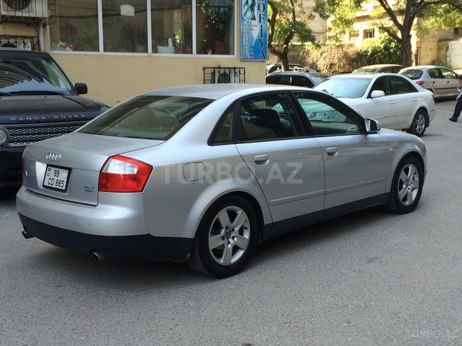 Audi A4 2004, 262,000 km - 1.8 l - Bakı