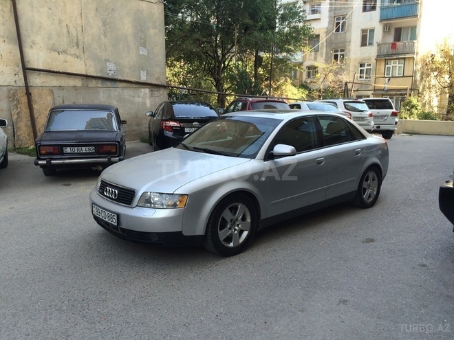 Audi A4 2004, 262,000 km - 1.8 l - Bakı