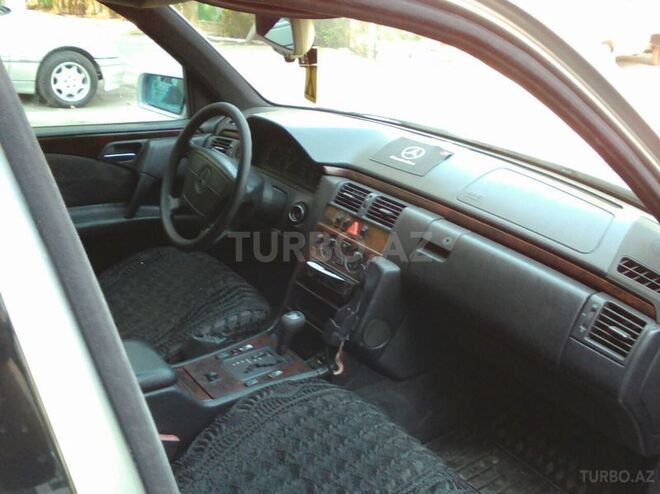 Mercedes E 230 1996, 280,000 km - 2.3 l - Bakı