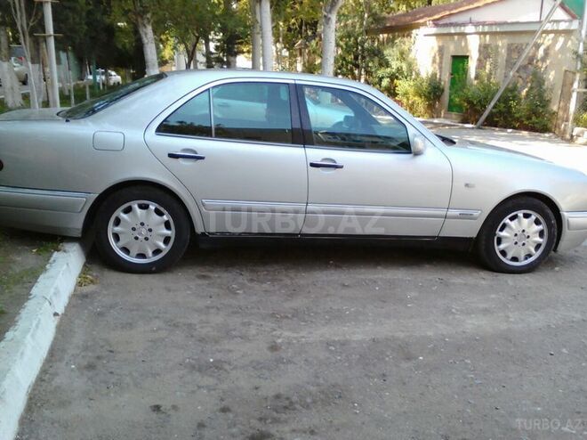 Mercedes E 230 1996, 280,000 km - 2.3 l - Bakı