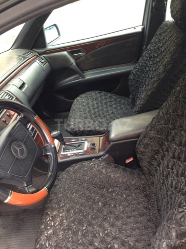 Mercedes E 230 1997, 249,000 km - 2.3 l - Bakı