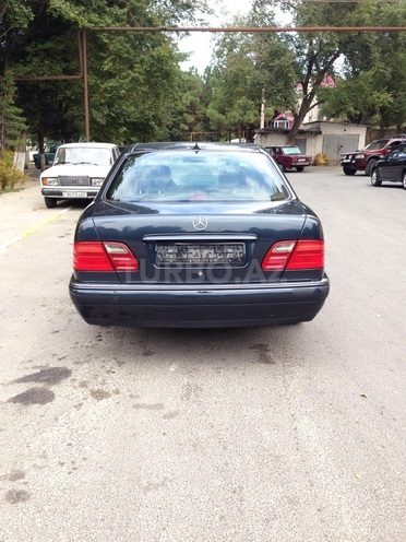 Mercedes E 230 1997, 249,000 km - 2.3 l - Bakı