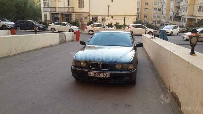 BMW 523 1997, 328,000 km - 2.5 l - Bakı