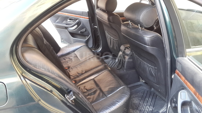 BMW 523 1997, 328,000 km - 2.5 l - Bakı