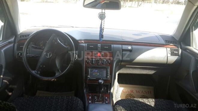 Mercedes E 270 1999, 300,000 km - 2.7 l - Bakı