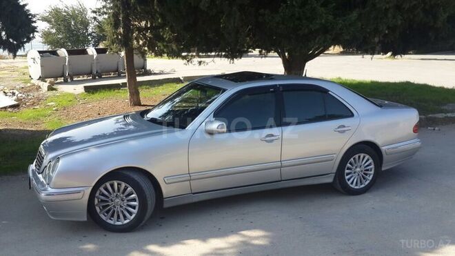 Mercedes E 270 1999, 300,000 km - 2.7 l - Bakı