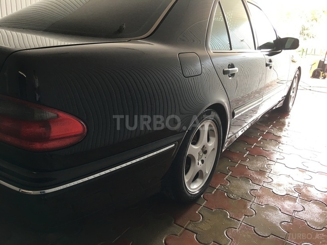 Mercedes E 240 2000, 217,000 km - 2.6 l - Bakı