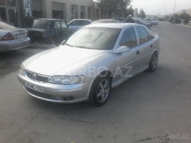 Opel Vectra 1999, 230,000 km - 2.0 л - Sumqayıt