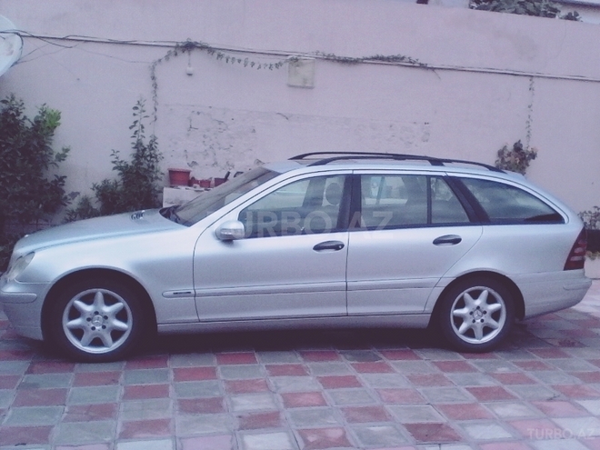 Mercedes C 220 2002, 253,000 km - 2.2 l - Bakı